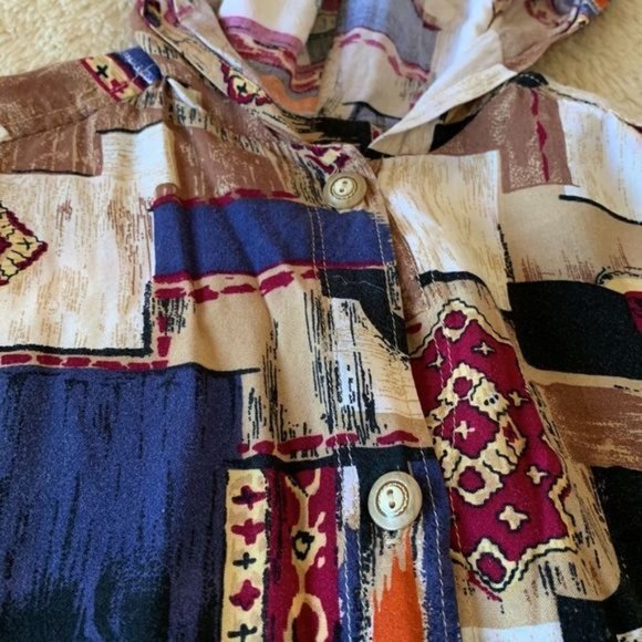 Colorful button up blouse with hood - Picture 9 of 16